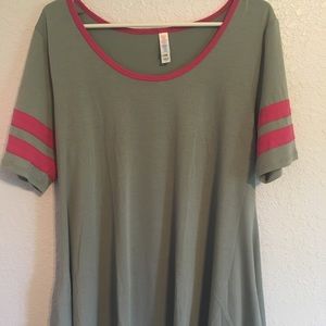 LuLaRoe Grey Everyday Tee Shirt L